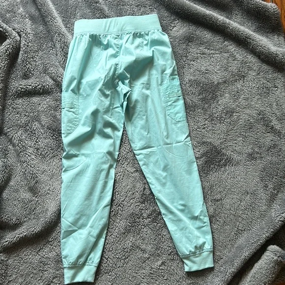 Butter-soft light teal scrub set - Picture 5 of 5